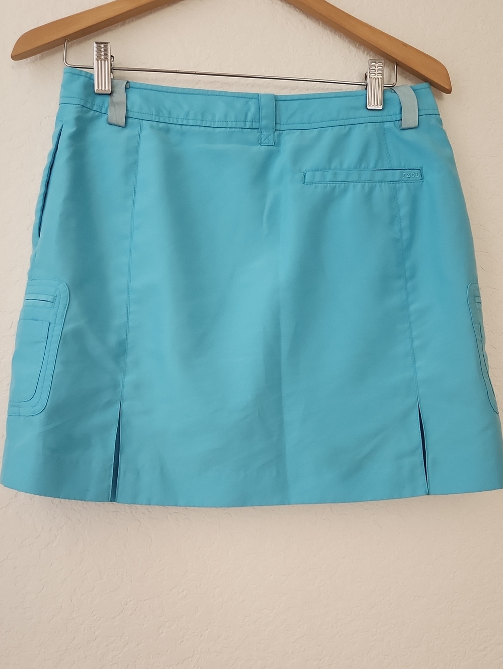Izod turquoise mini skirt with cargo pockets - Picture 3 of 7